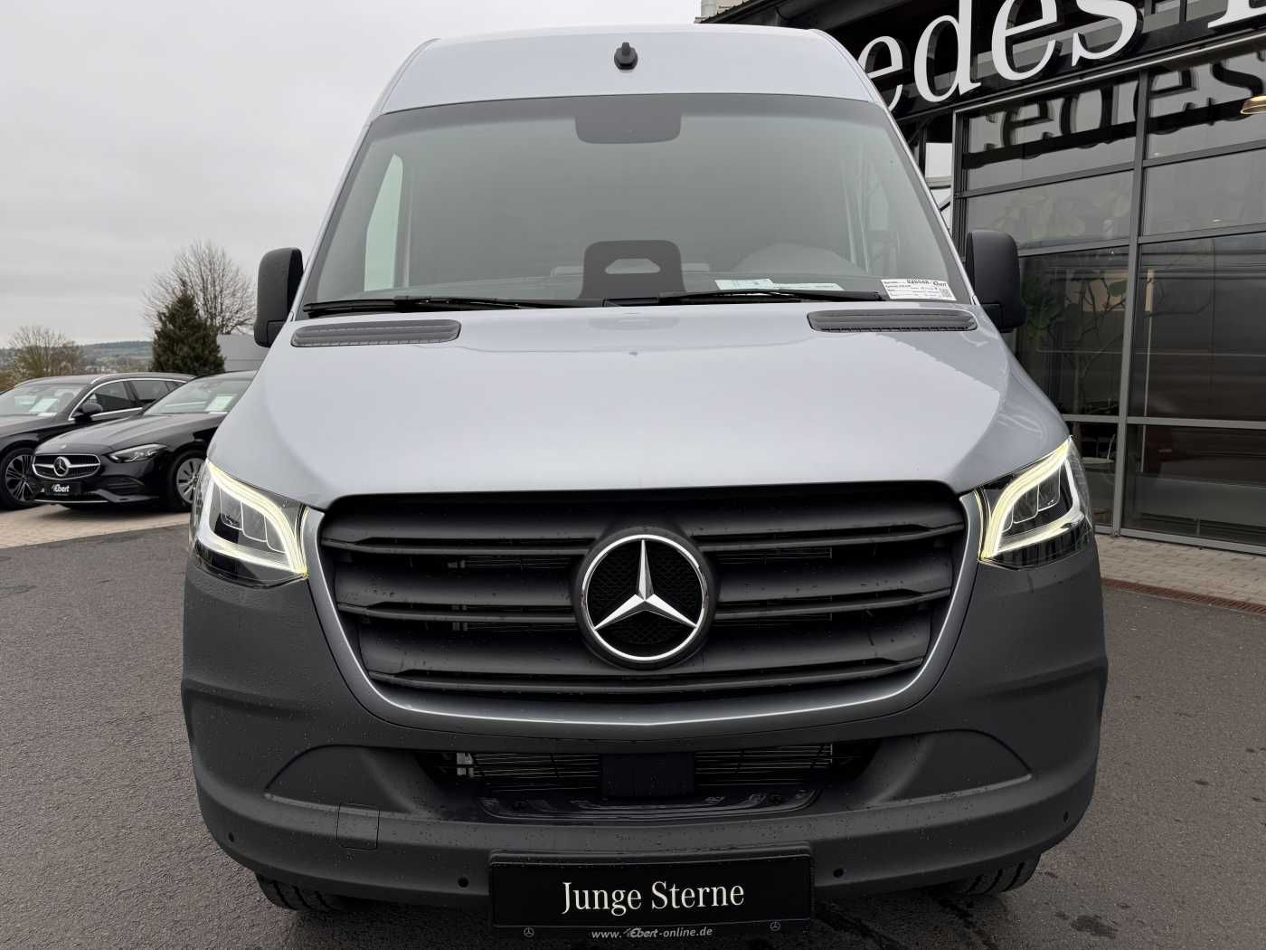 Fahrzeugabbildung Mercedes-Benz Sprinter 319 CDI 4x4 3665 Klima Standheiz AHK