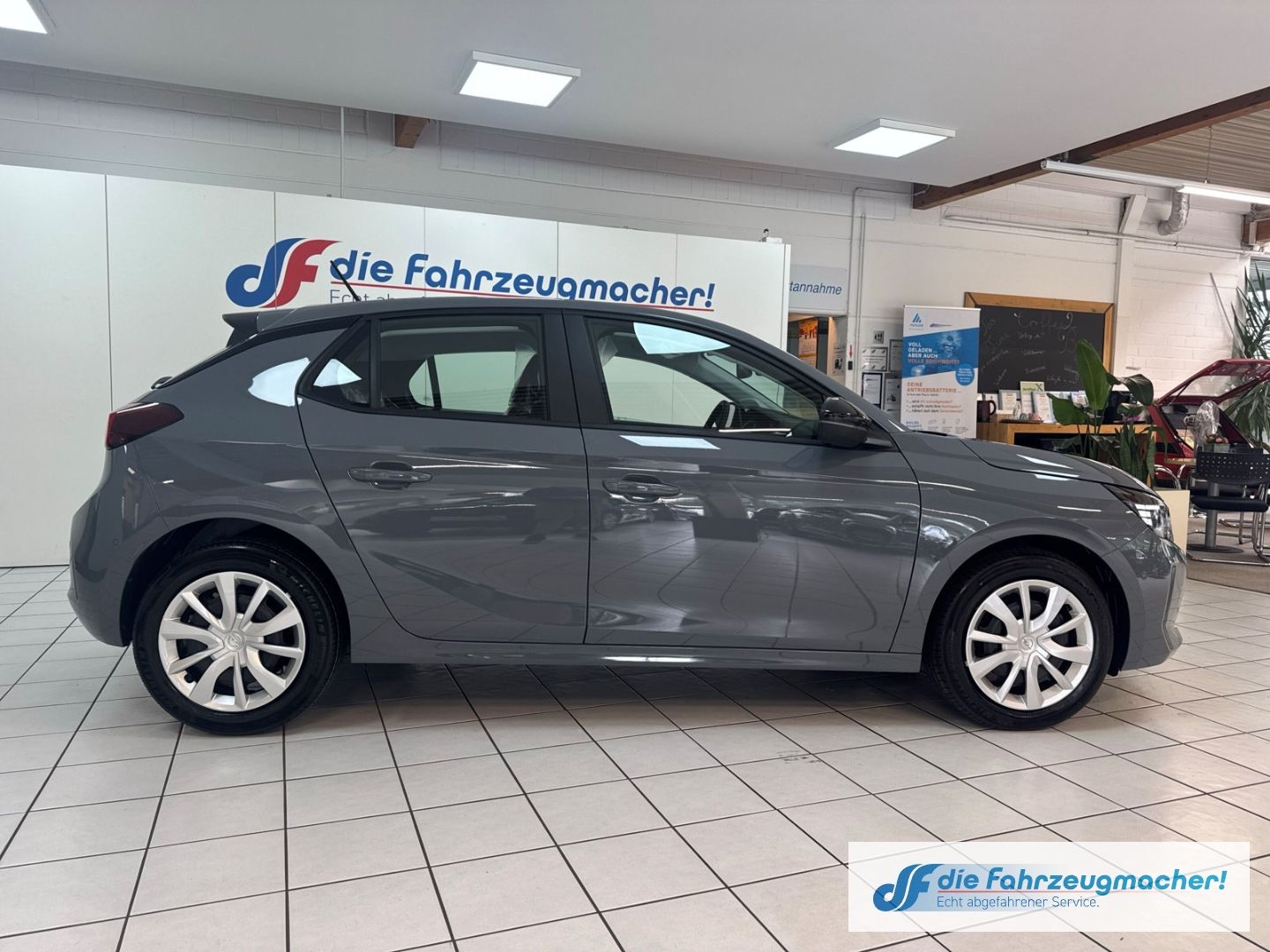 Fahrzeugabbildung Opel Corsa F Sitzhzg, Kamera* LED Apple CarPlay DAB