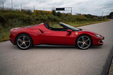 صورة 5 لـ 2023 Ferrari 296 GTS