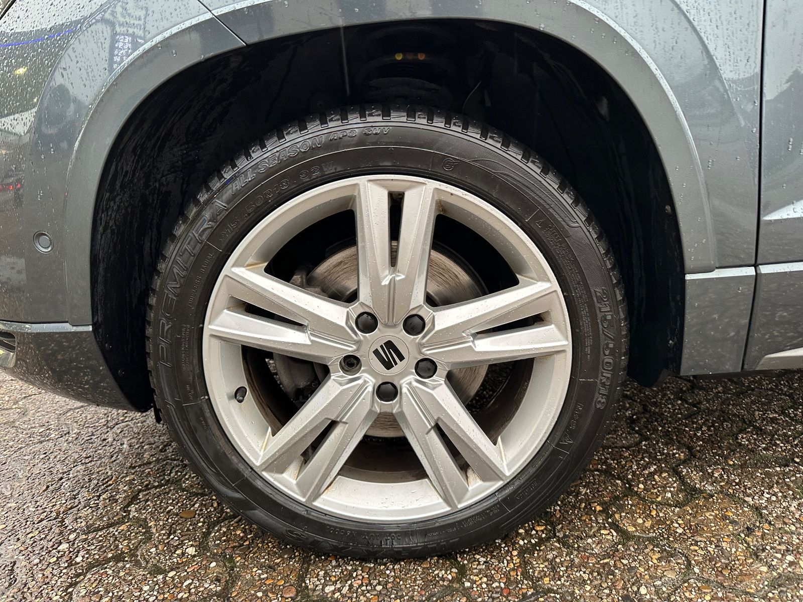 Fahrzeugabbildung SEAT Ateca 2.0 TDI FR DSG AHK/Navi/Dinamica/Beats