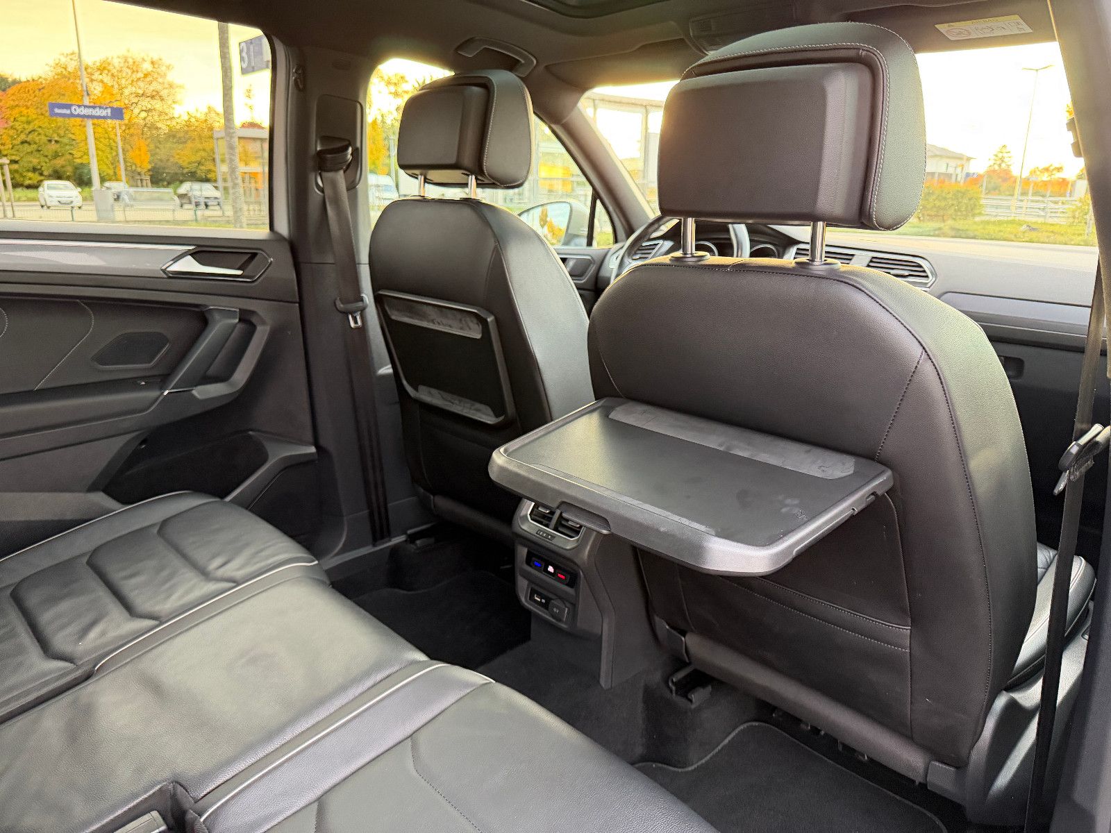 Fahrzeugabbildung Volkswagen Tiguan Allspace Highline 4Motion/R-LINE/PANO/LED