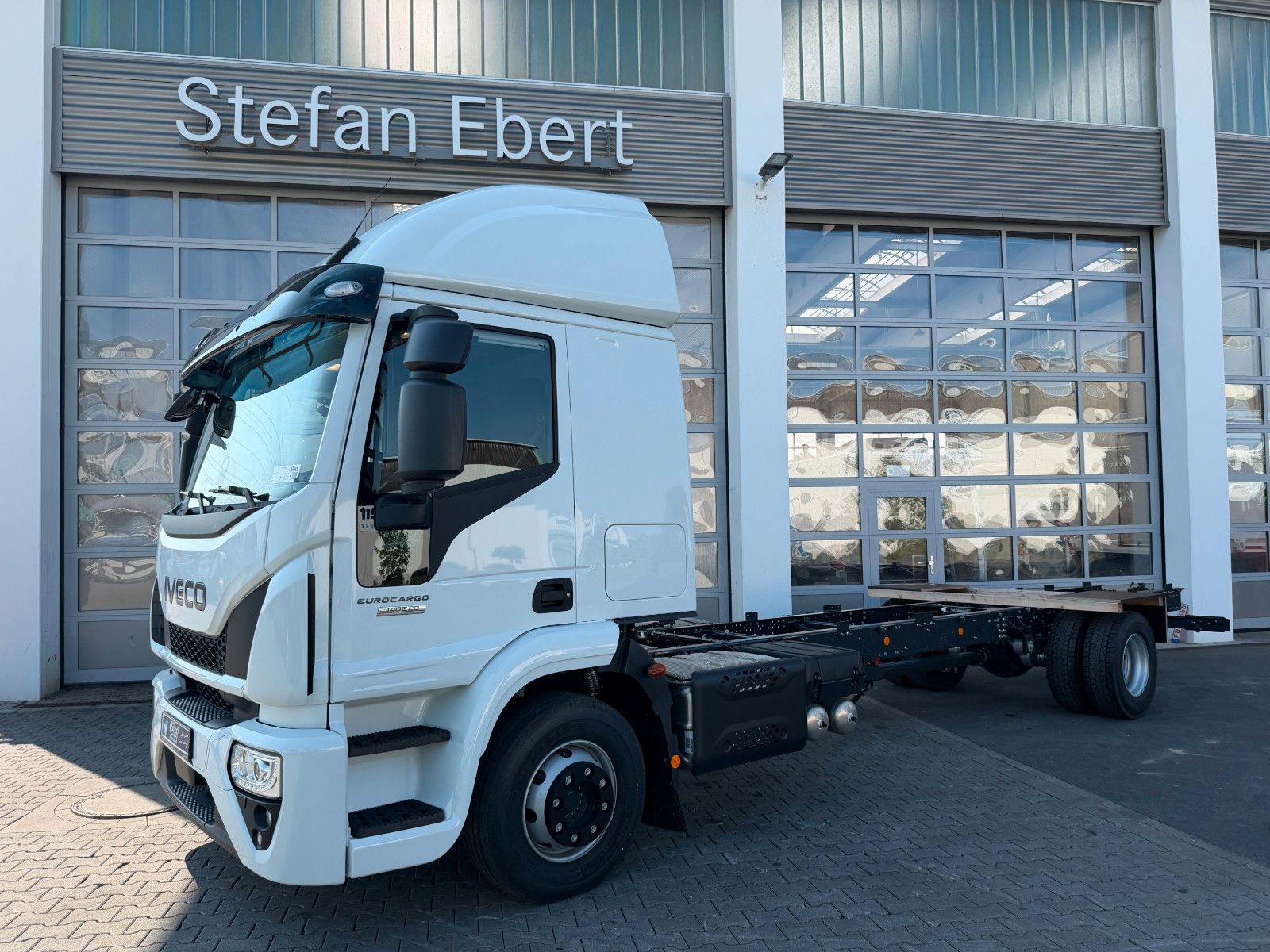 Fahrzeugabbildung Iveco Eurocargo ML140E28/P Bett AHK Klima Standheizung
