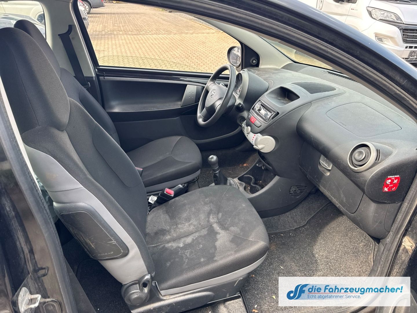 Fahrzeugabbildung Toyota Aygo teilb.Rücksb met. ABS Servo Airb *EXPORT