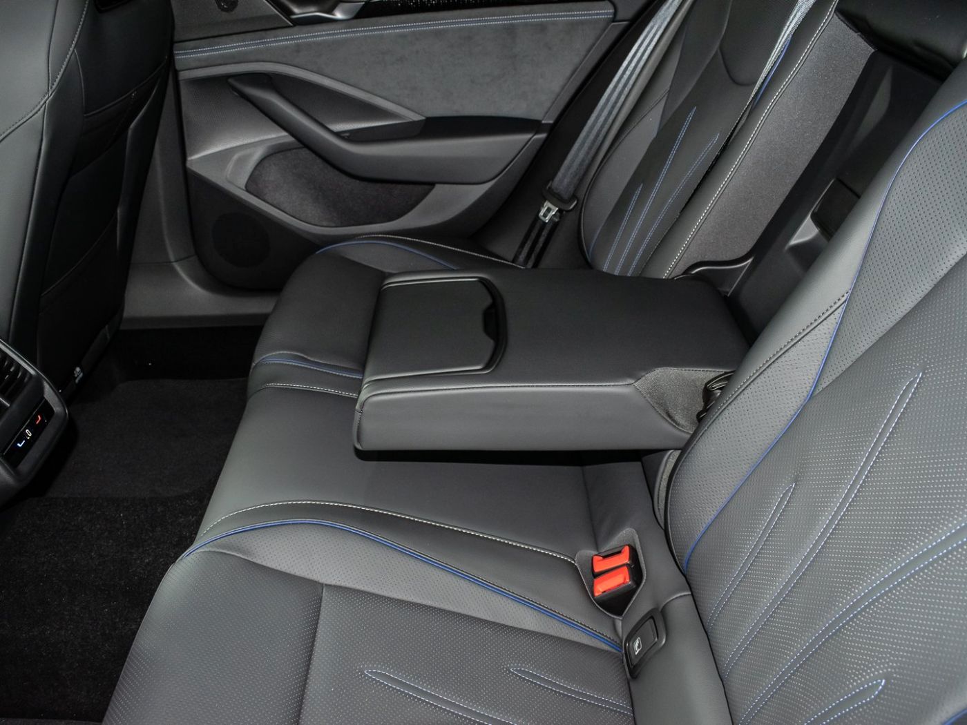 Volkswagen Passat - Bild 19