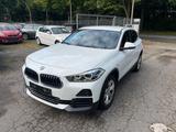 BMW X2 xDrive 25 e Advantage/ Hybrid - BMW X2 Advantage mit Hybrid-Antrieb (Benzin/Elektro)