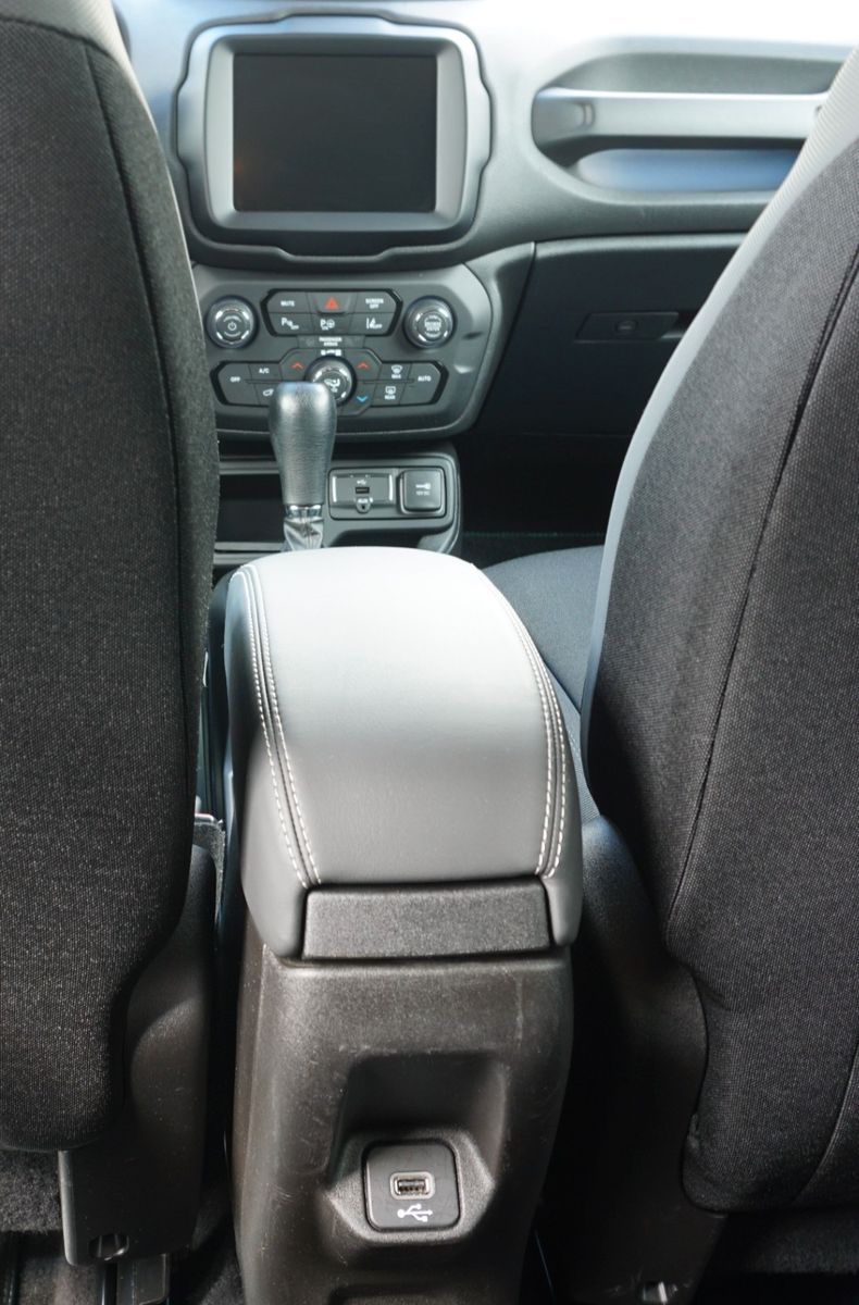 Fahrzeugabbildung Jeep Renegade Longitude Mild-Hybrid FWD, Kamera