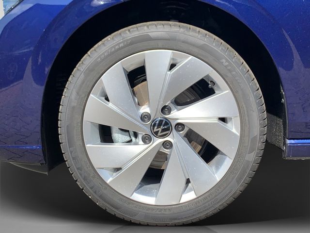 Golf VIII 1.5 eTSI Style PDC SHZ NAVI LED ACC
