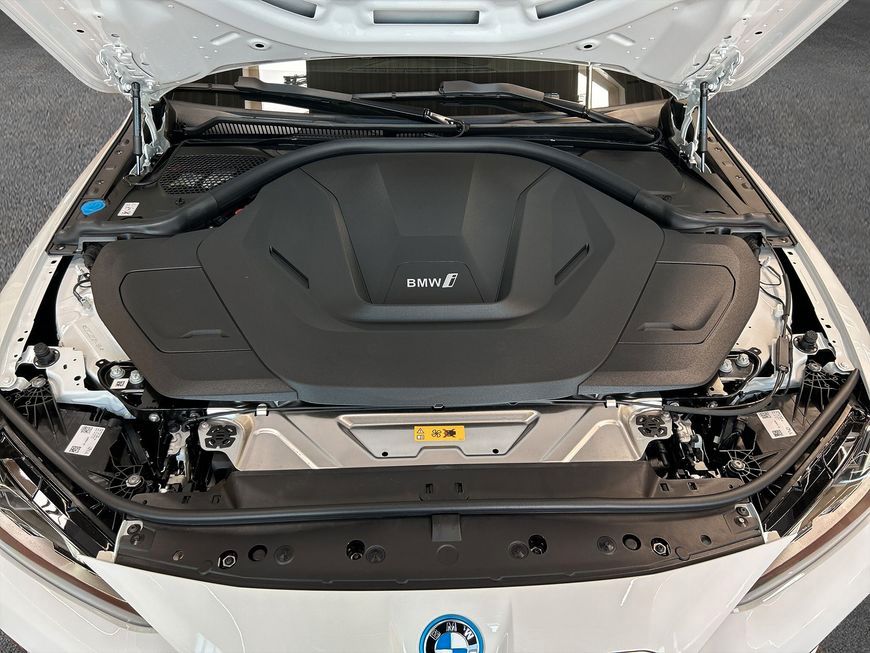 BMW i4 - Bild 8