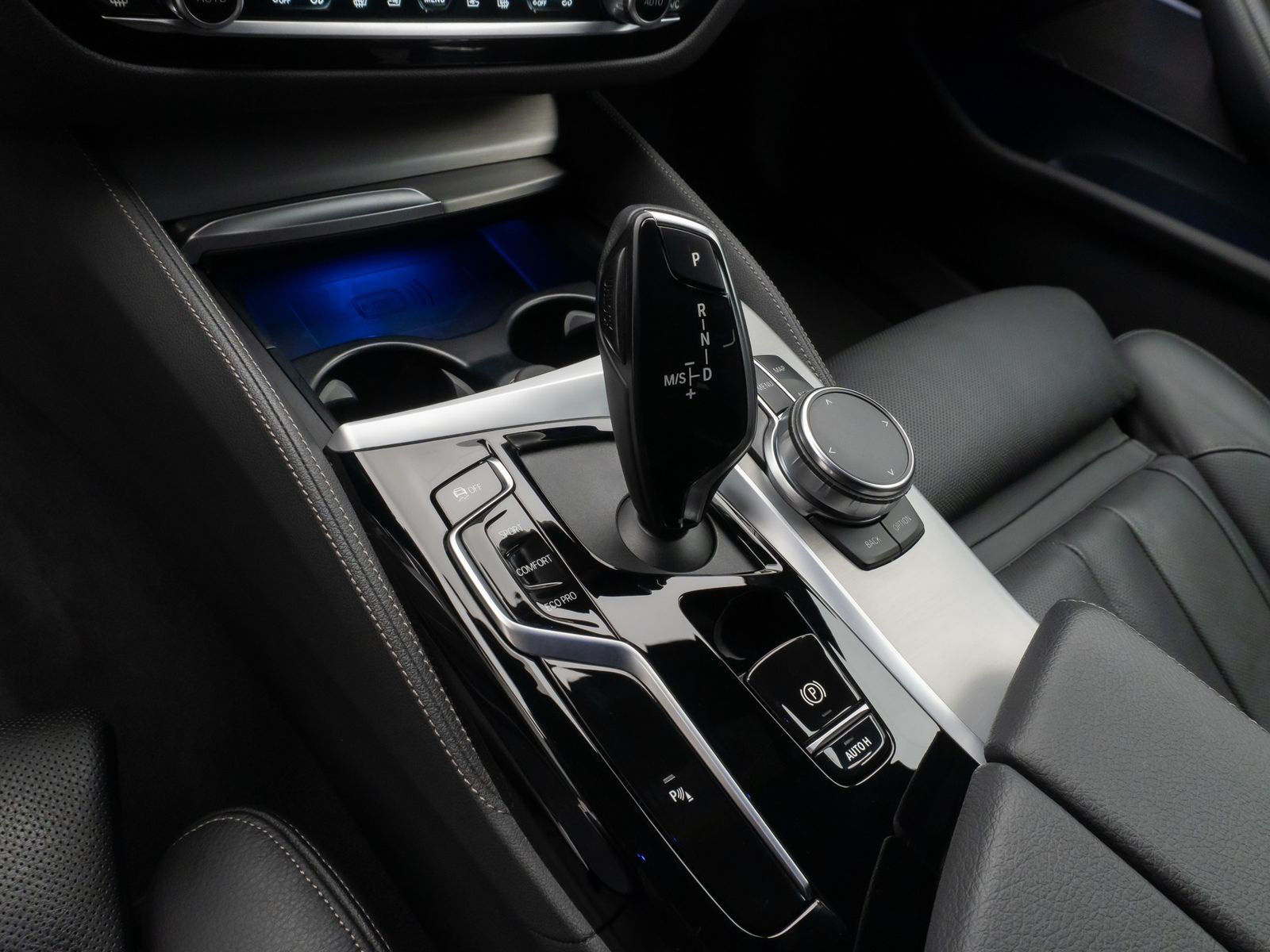 Fahrzeugabbildung BMW 540d xD M Sport Kamera HUD DAB H/K 4xKlima AHK