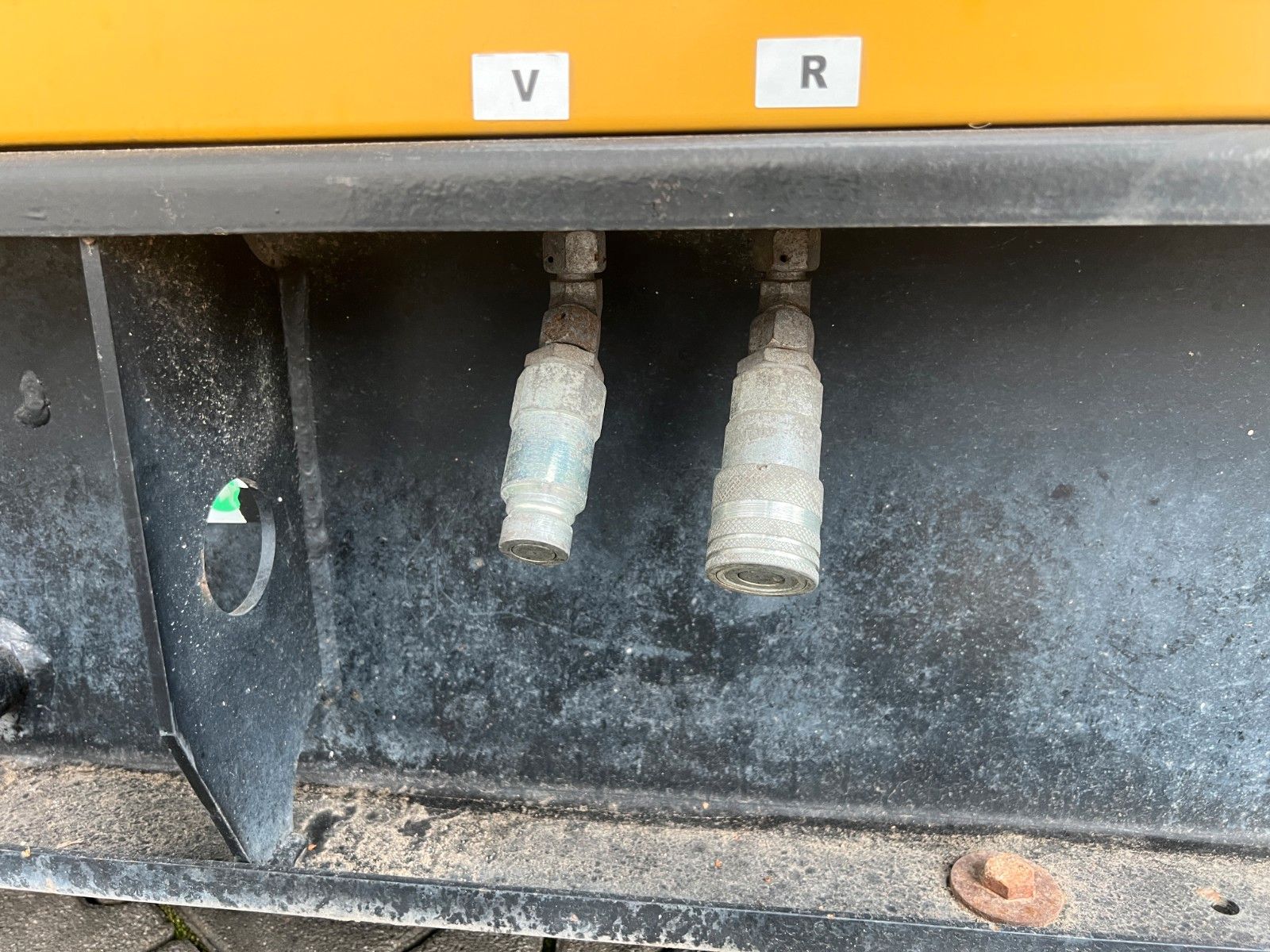 Fahrzeugabbildung CAT DE110E3 Stromerzeuger / 100KVA / 2018 / 15.403h