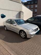 Mercedes-Benz C Klasse Automatik - Mercedes-Benz C 220 mit Benzin-Antrieb: Automatik
