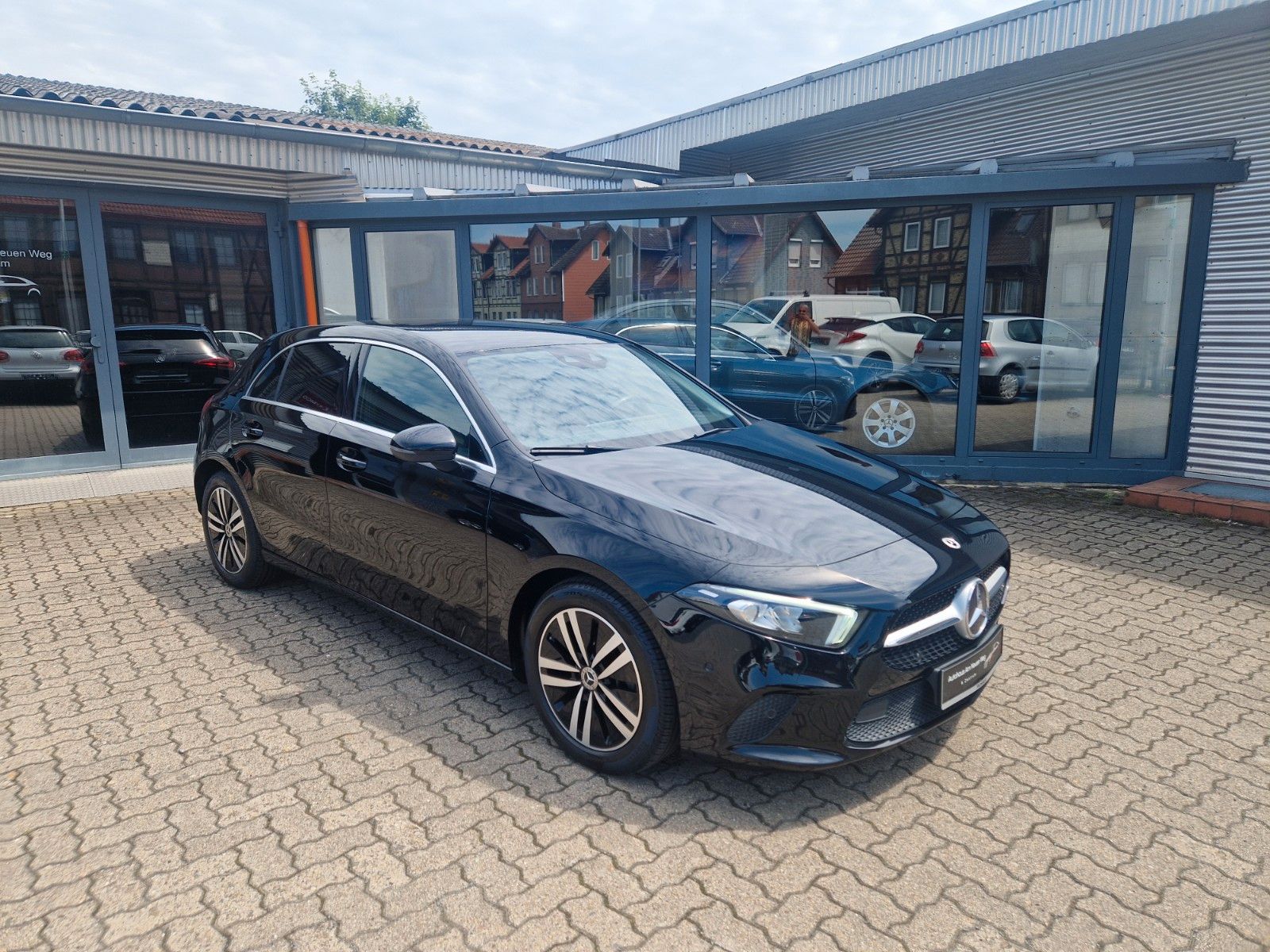 MERCEDES-BENZ A 200 d Automatik Klima Kamera Navi Sitzhzg