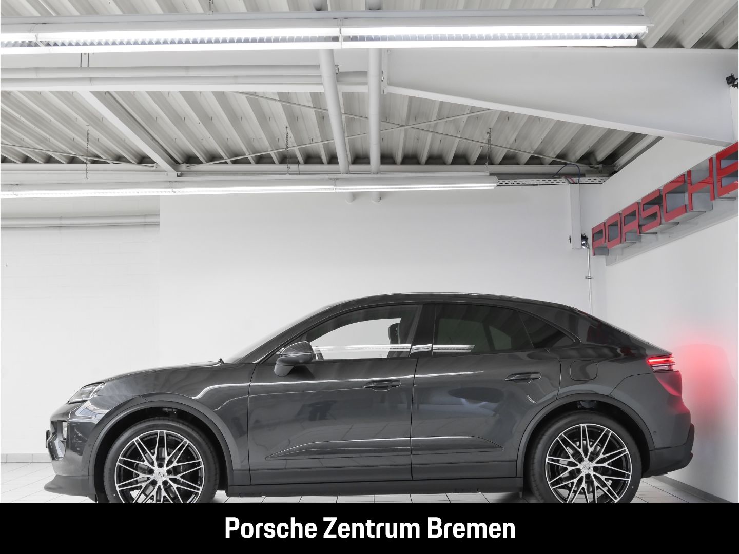 Porsche Macan Electric Pano Bose Matrix 2D Surround View imagem 2