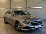 Mercedes-Benz E 300 E T-Modell E 300 de Avantgarde - silberne Mercedes-Benz E 300