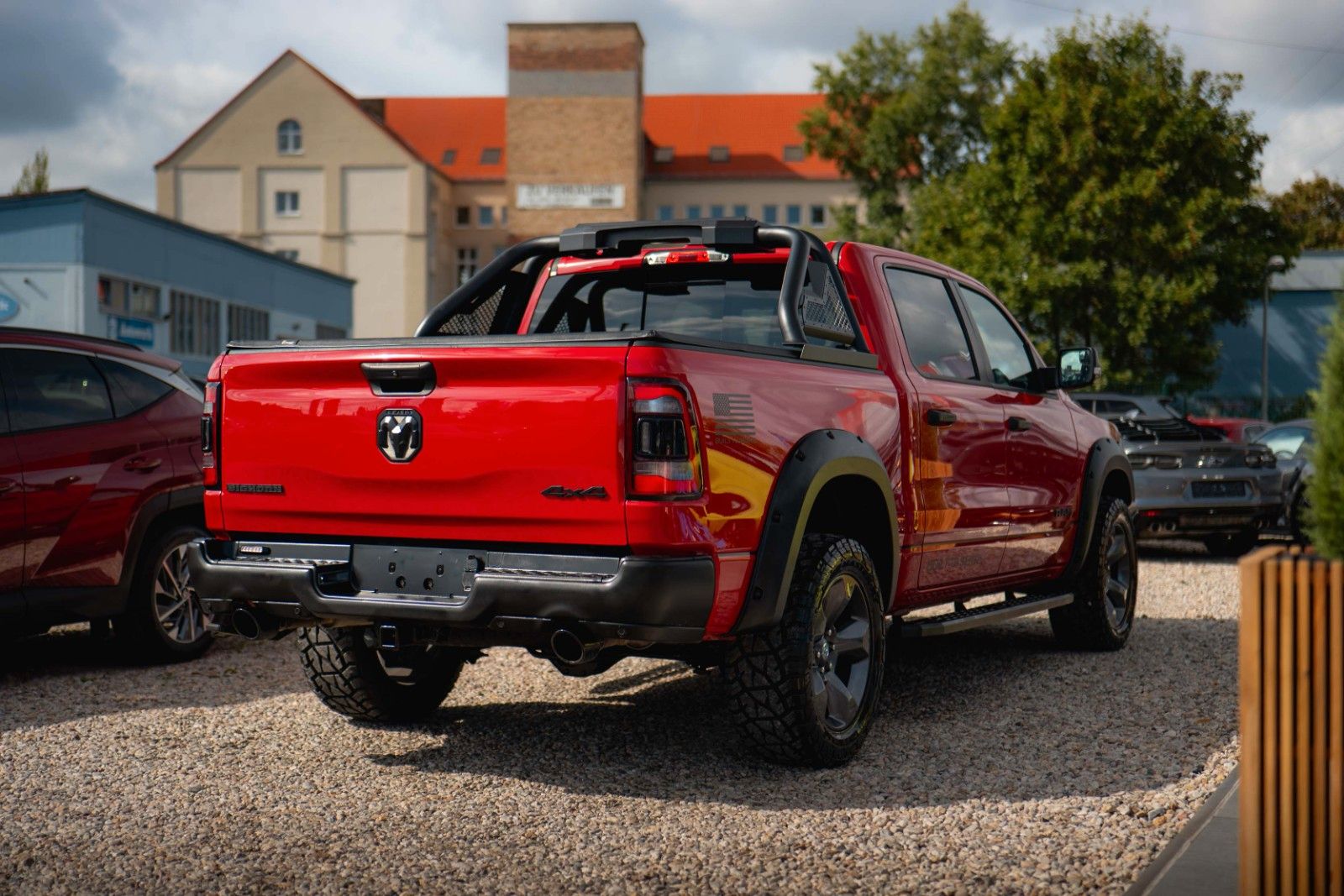 Fahrzeugabbildung Dodge RAM 5.7 V8 HEMI 4x4 Built to Serve AXLE LOCK FOX
