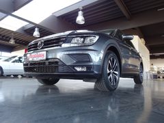 VW Tiguan 2.0 TDI SCR UNITED/ Navi/ PDC+Kamera/ AHK