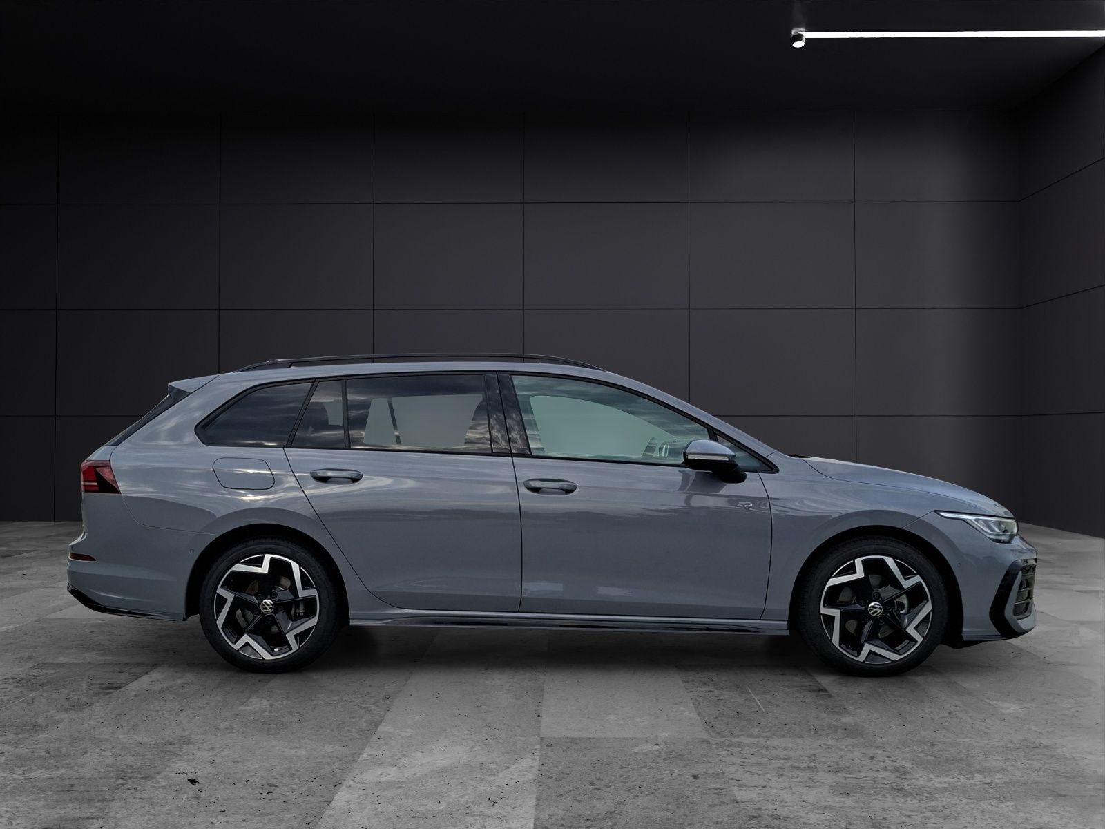 Fahrzeugabbildung Volkswagen Golf VIII Variant TSI R-Line LED Navi AID HUD AC
