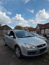 Ford Focus MK2 1,6 Ghia Bastler/Export - Ford Focus aus 2006: Ghia