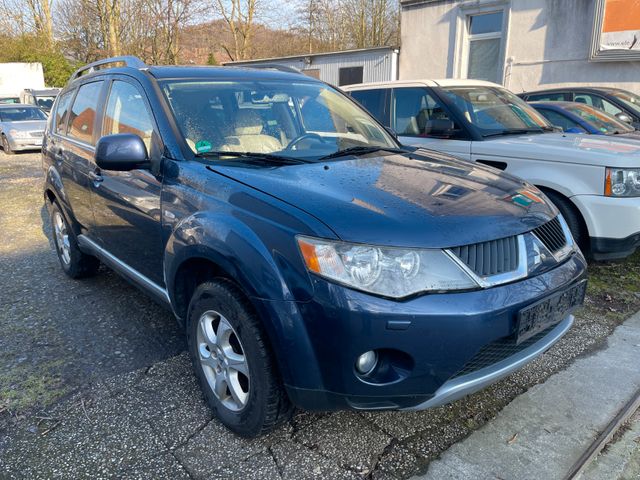 Mitsubishi Outlander 2.2 DI-D Intense      7Sitzer