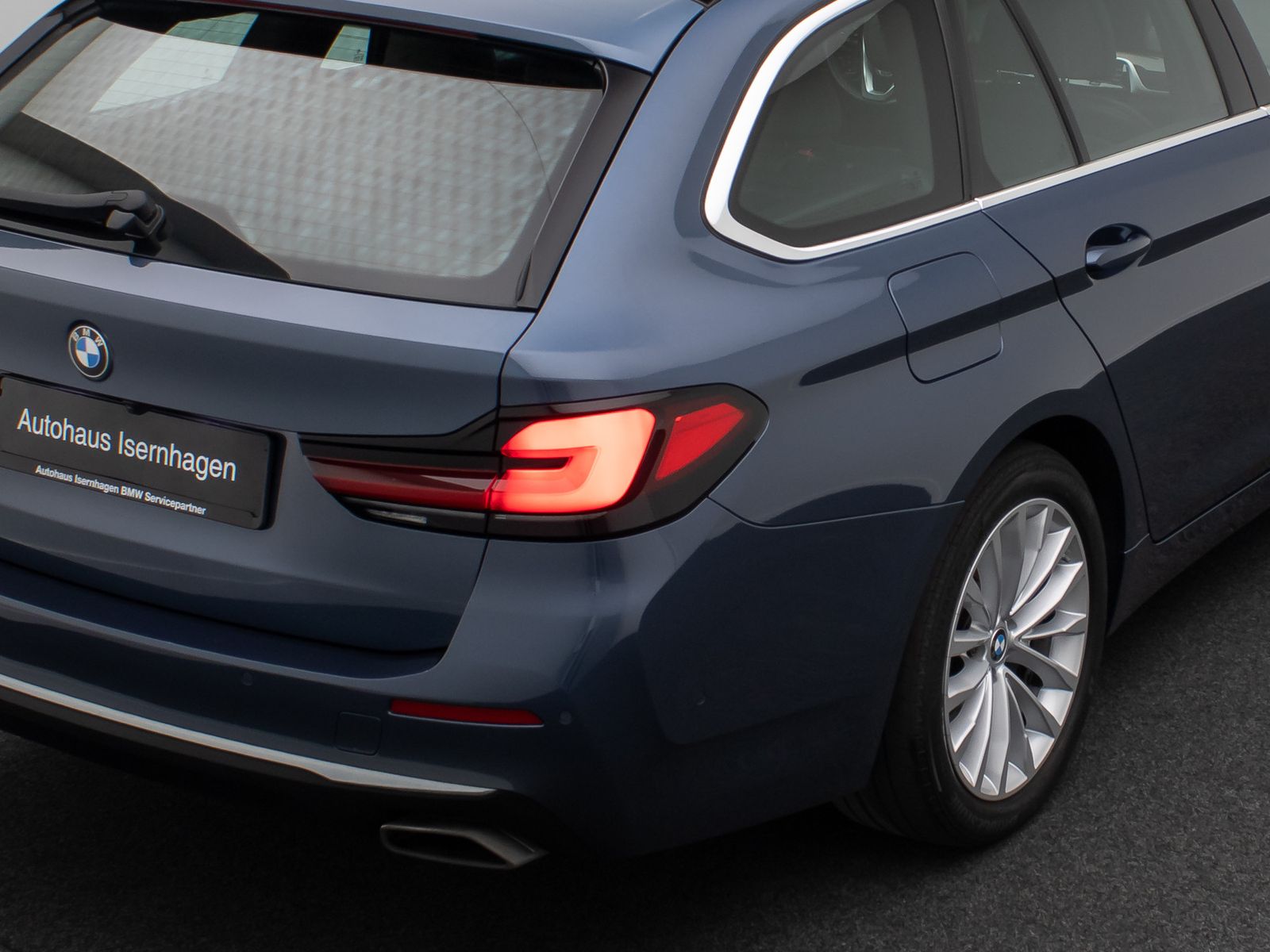 Fahrzeugabbildung BMW 530d LuxuryLine 360&deg;Laser HUD DAB H/K SoftCL AHK