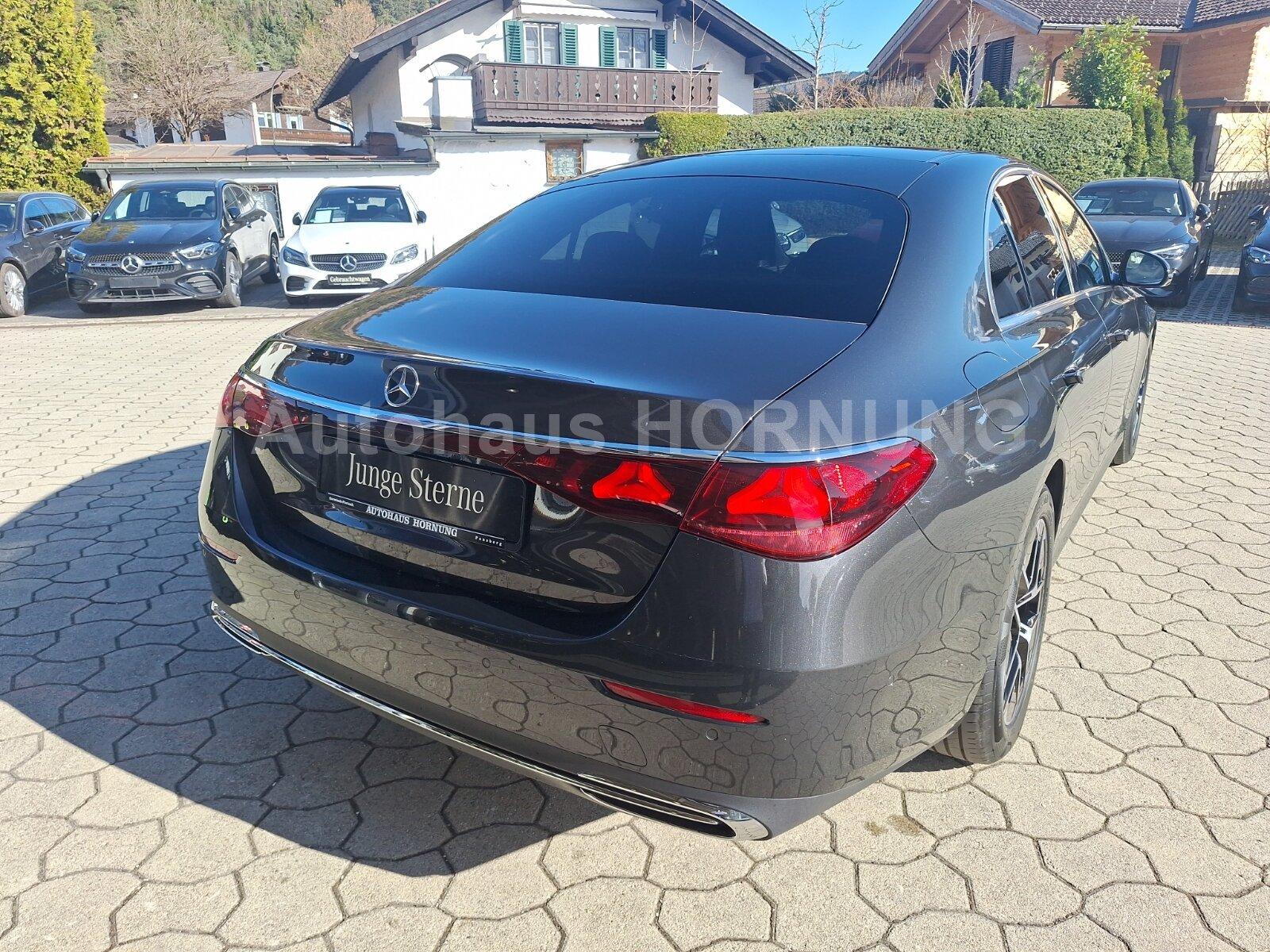 Mercedes-Benz E220d AVANDGARDE ADV+ DIGILIGHT DISTR MEMORY KGO