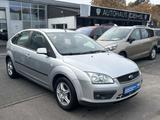 Ford Focus Fun X I.Hand Klima AUX-IN - Ford Focus aus 2007 mit Benzin-Antrieb: Limousine