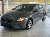 Volvo V40 Momentum Pro / 1 Hand - Volvo V40 mit Diesel-Antrieb: Kombi, Momentum