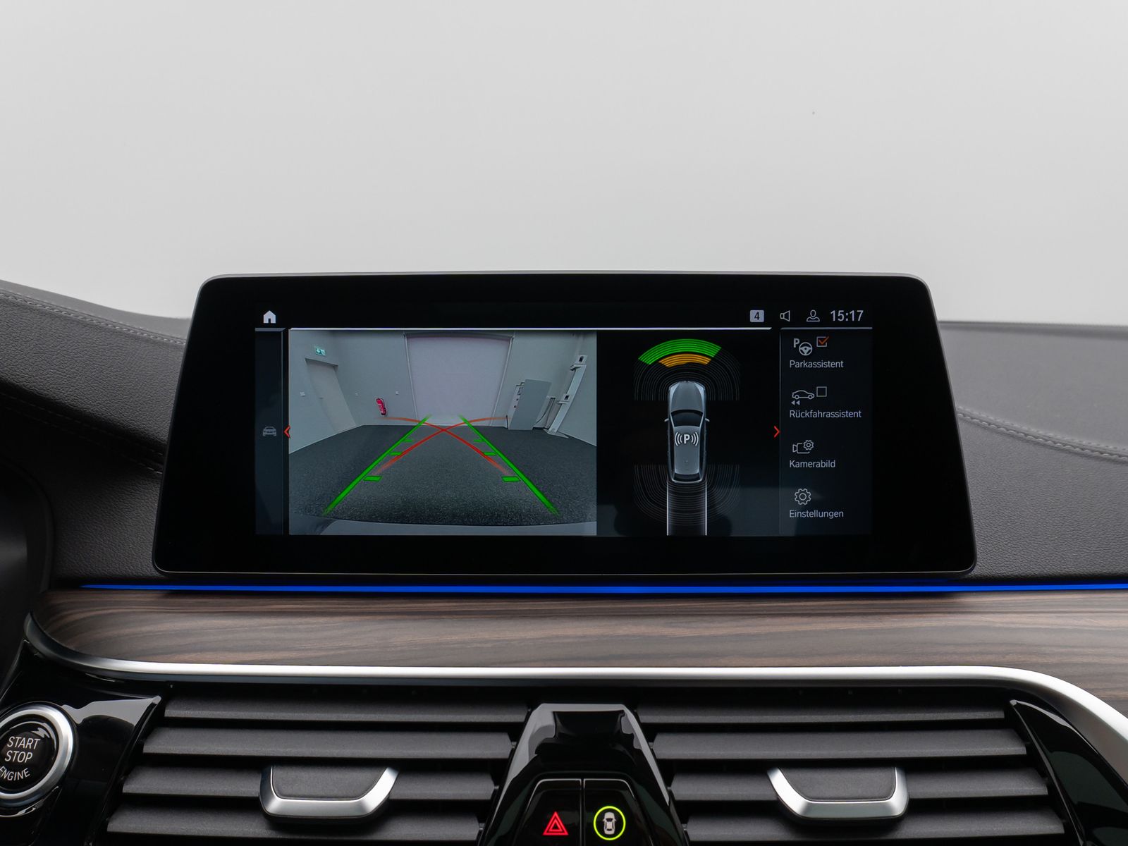 Fahrzeugabbildung BMW 530d Luxury Line Panorama Kamera DAB HiFi Alarm