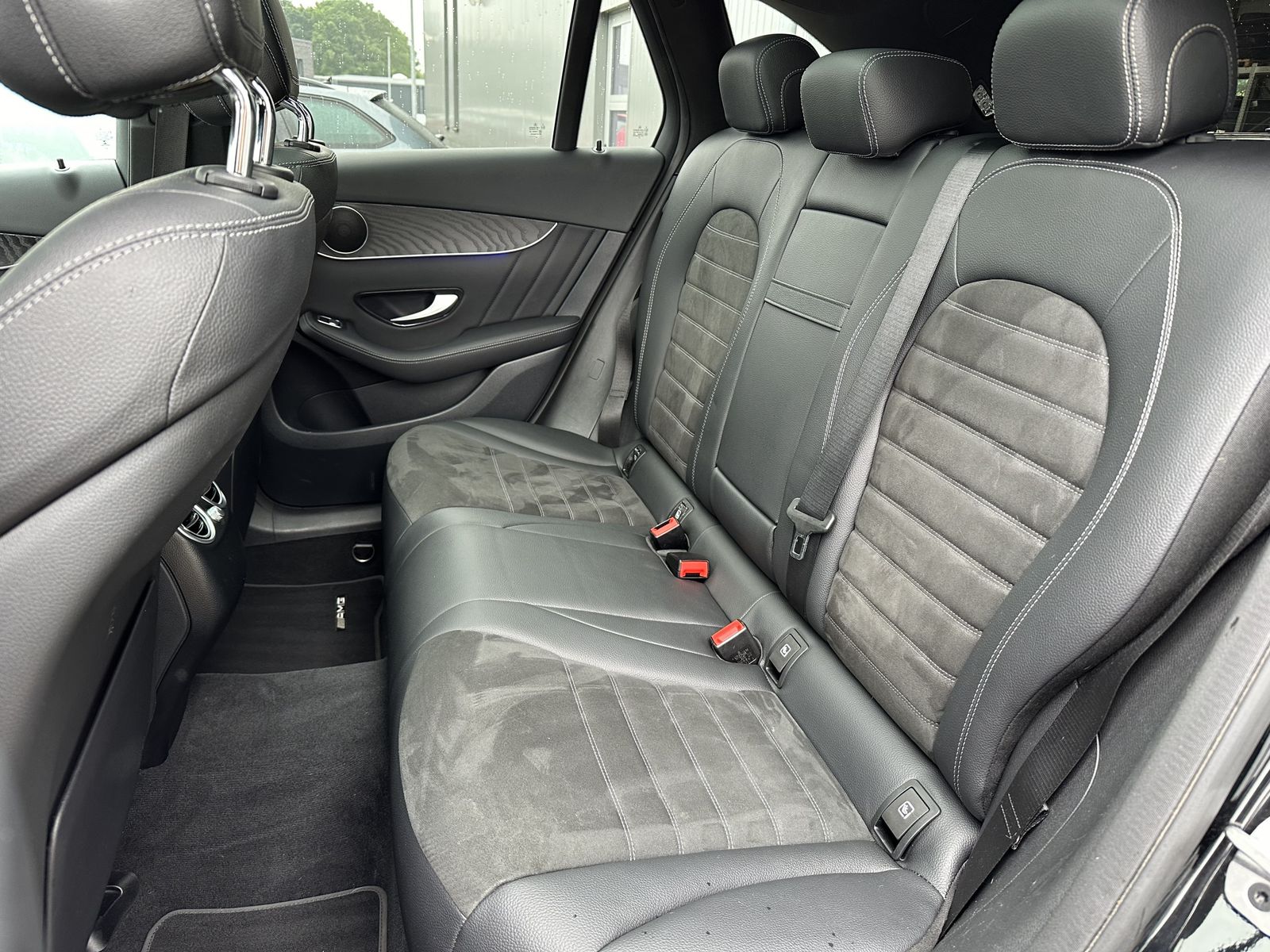Fahrzeugabbildung Mercedes-Benz GLC 300de 4M AMG-Line NAV+LED+KAM+ACC+PANO+20ZO