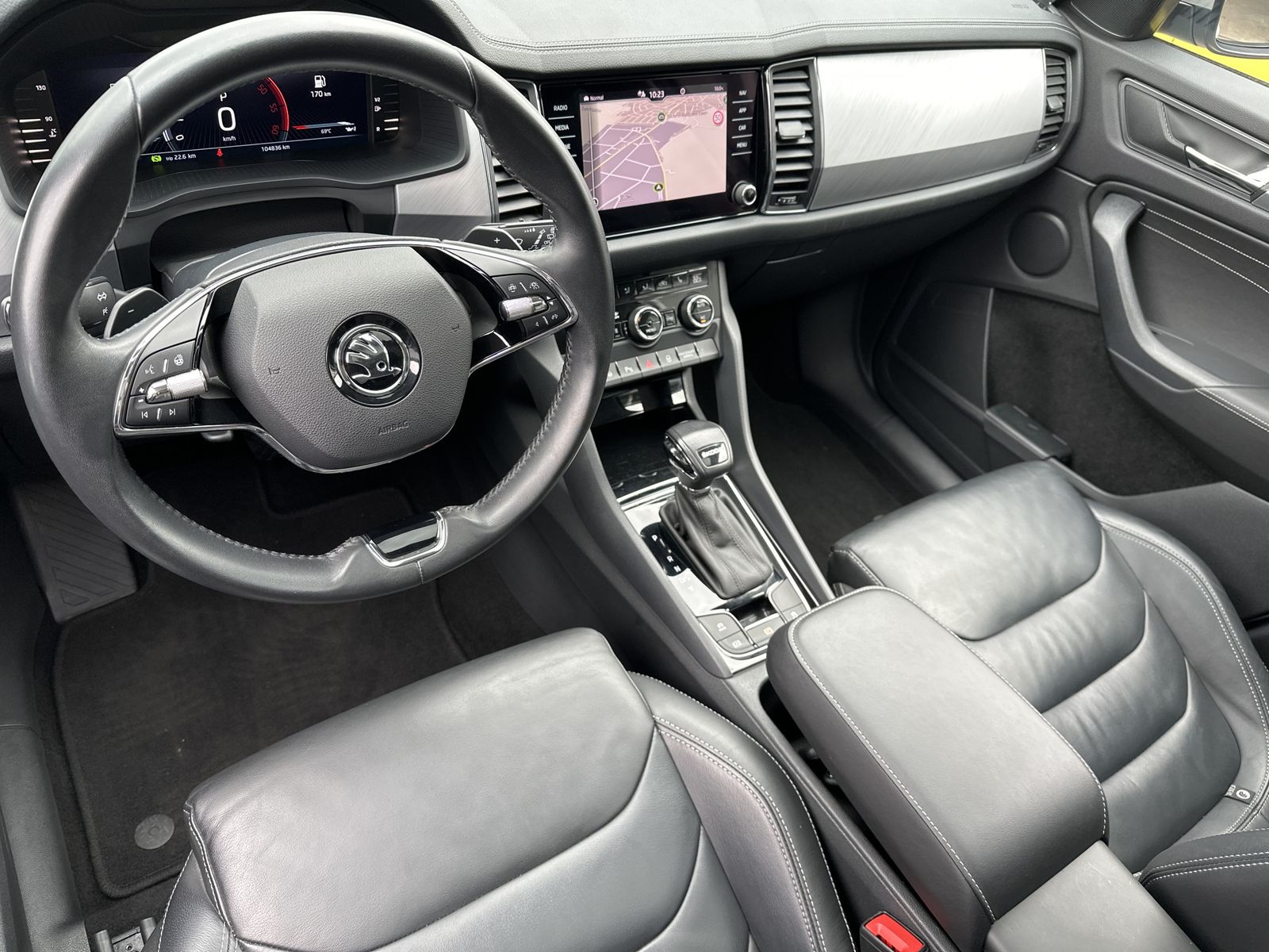Fahrzeugabbildung SKODA Kodiaq 2.0 TDI DSG Ambition NAV+MATRIX+PANO+AHK