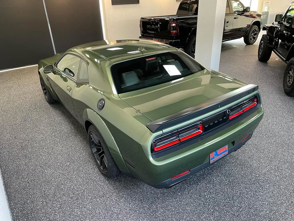 Fahrzeugabbildung Dodge CHALLENGER HELLCAT  LAST CALL-CARBONE PACK 2023