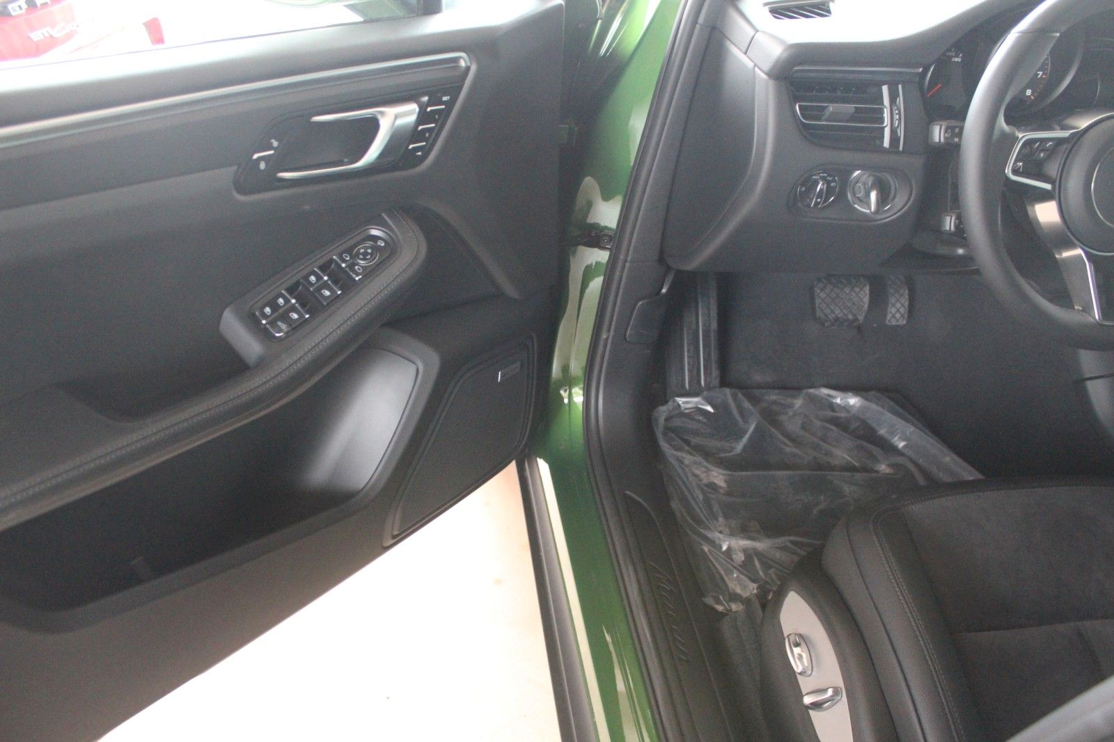 Porsche Macan Panorama RCam BOSE Alcantara Memory foto 16