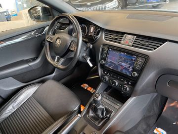 Skoda Octavia Combi RS *TEMPOMAT*NAVI*AHK*BI-XENON*
