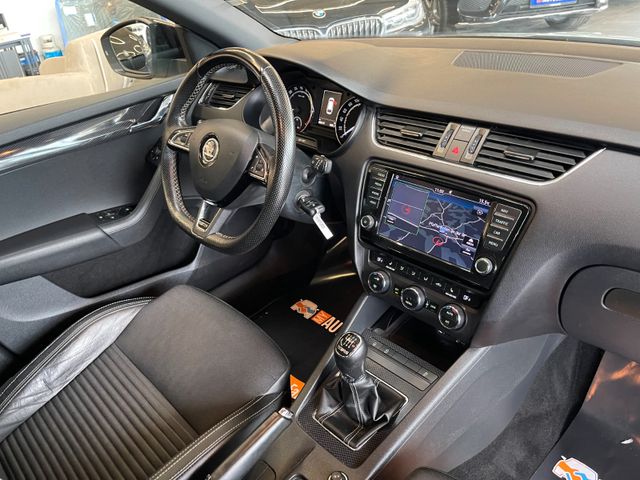 Skoda Octavia Combi RS *TEMPOMAT*NAVI*AHK*BI-XENON*