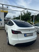 Tesla Model Y - gebrauchte Tesla Model Y aus dem Jahr 2024
