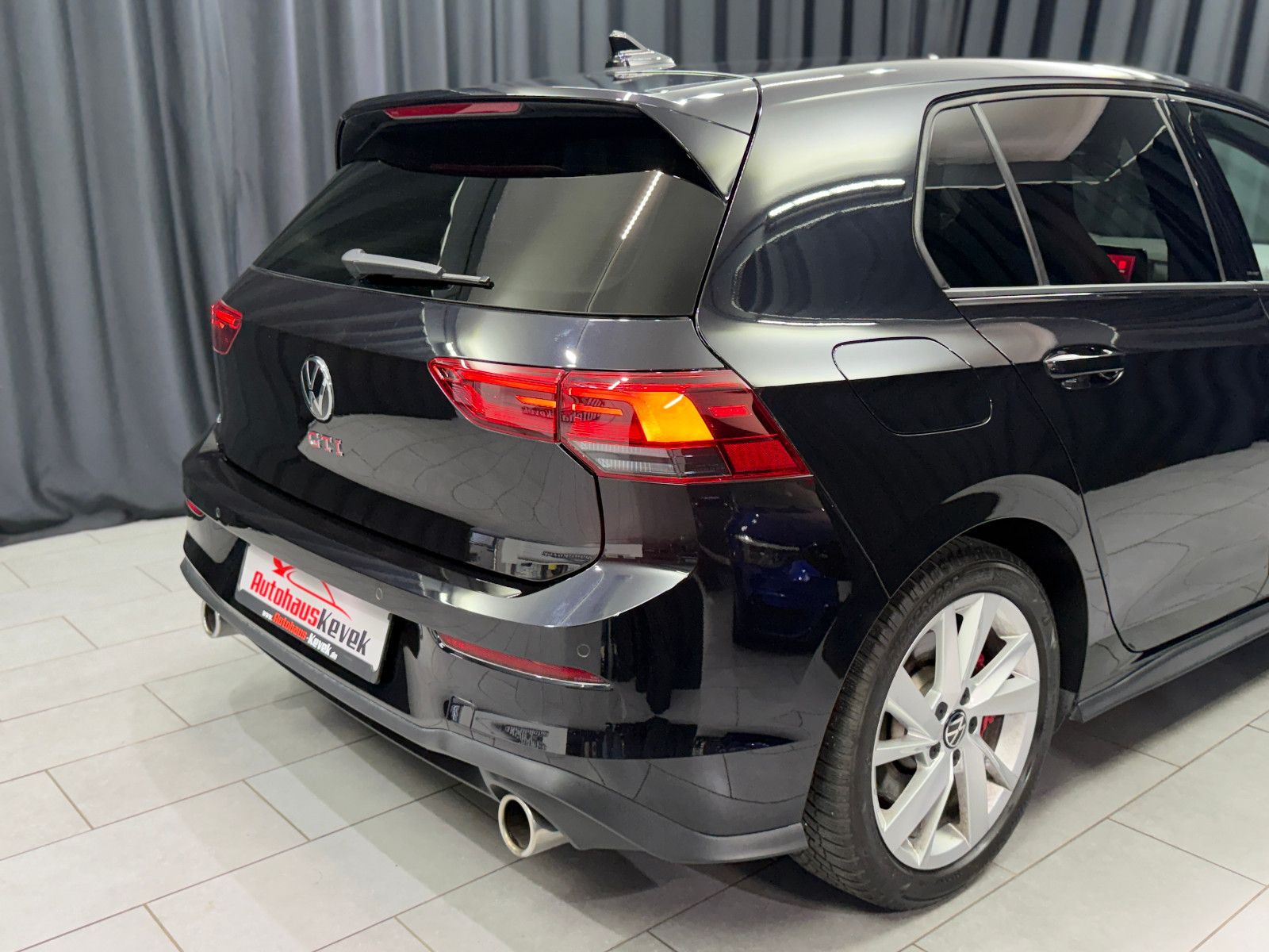 Fahrzeugabbildung Volkswagen Golf VIII Lim. GTI|H&K|HuD|U-Frei|D-FZG