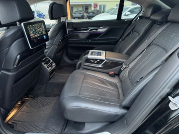 BMW 740 - 10
