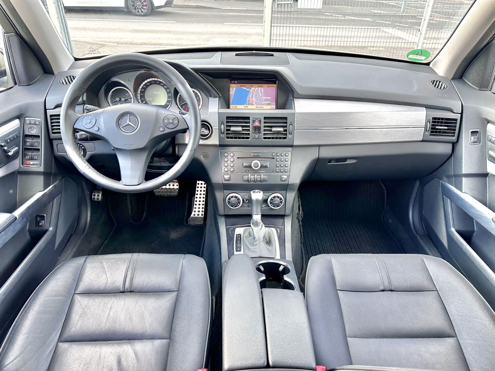 Fahrzeugabbildung Mercedes-Benz GLK 350 4MATIC*PANO+AHK+LEDER*