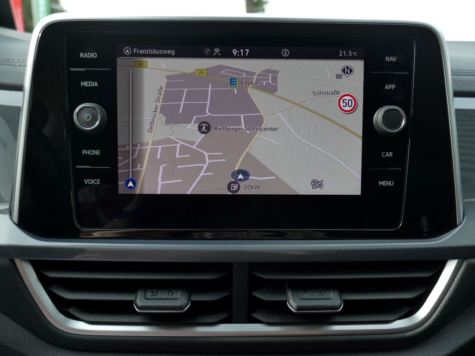 Fahrzeugabbildung Volkswagen T-Roc Style 1.5 TSI DSG | LED AHK PDC ACC