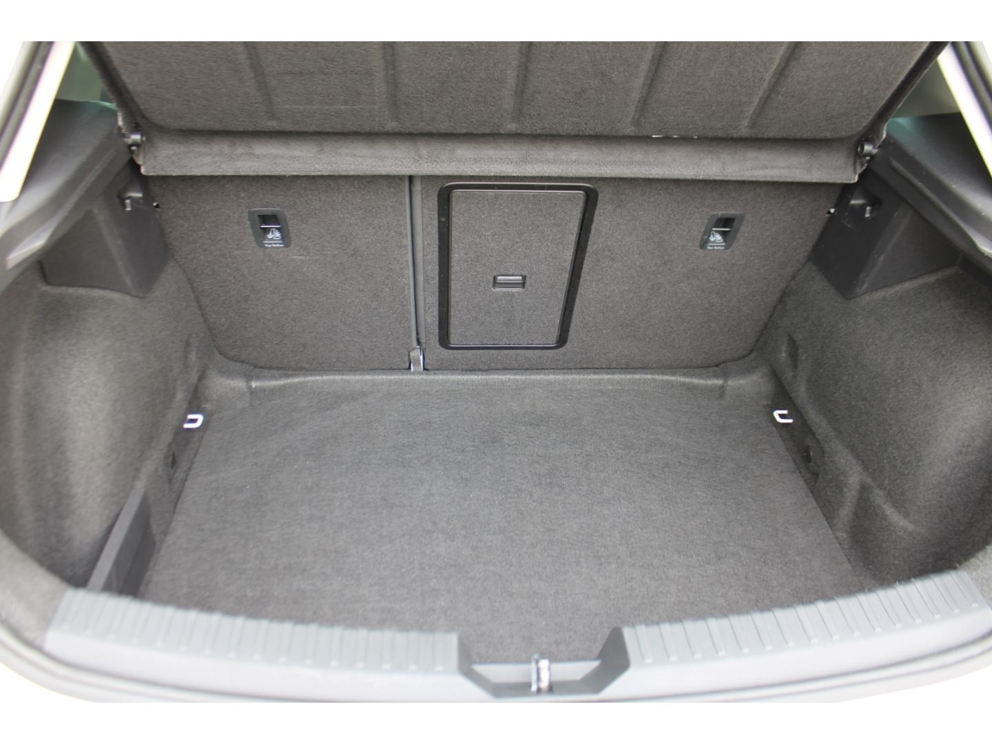 Fahrzeugabbildung SEAT Leon Xcellence DSG ACC LED TWA Full Link RFK GJR