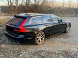 Volvo V90 T4 Momentum Geartronic Momentum - gebrauchte Volvo V90 aus dem Jahr 2020