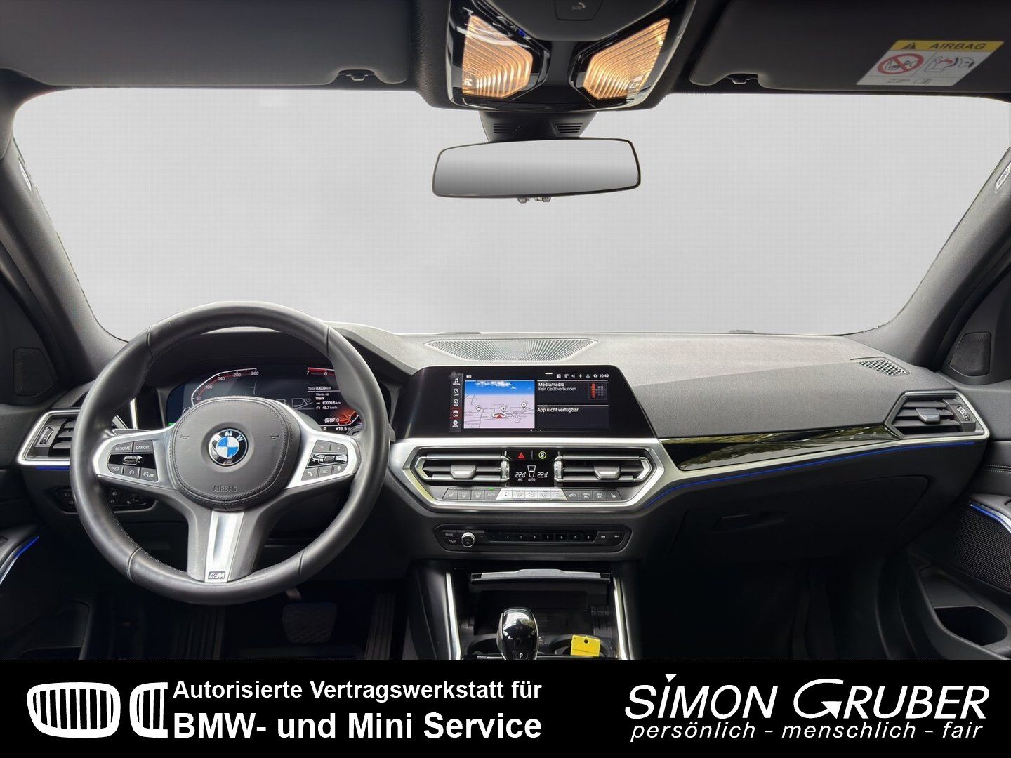 Fahrzeugabbildung BMW 318 i Adv Shadow HUD SHZ Innovationspaket Kamera
