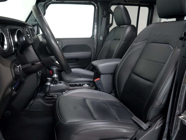 Fahrzeugabbildung Jeep Wrangler Sahara Unlimited 2.0 Plug-In | LED RFK