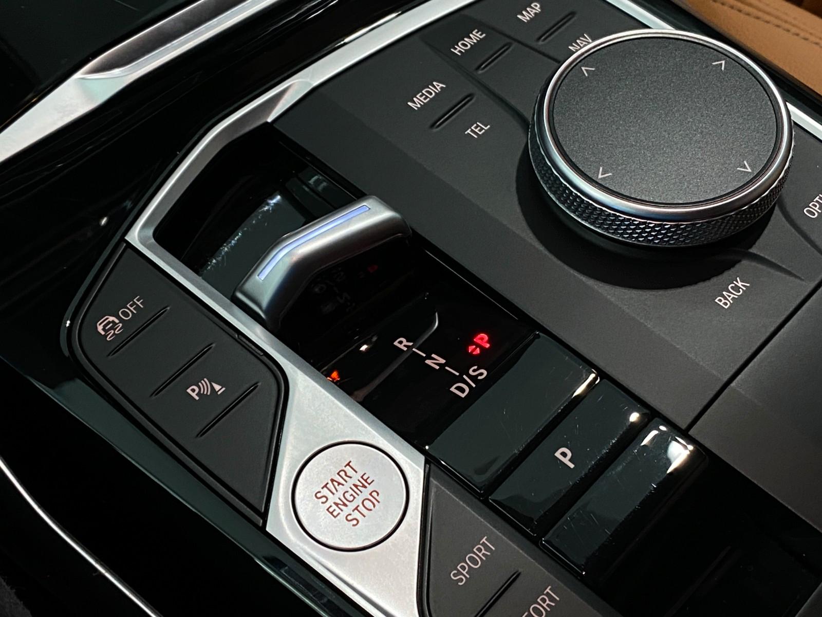 BMW 3 Series d Touring Curved DrivingAssistant SportS Kam., миниатюра 24