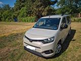Toyota Proace City 1,2-l-Turbo 96kW L2 Team Deutsch... - Toyota Proace City: Automatik