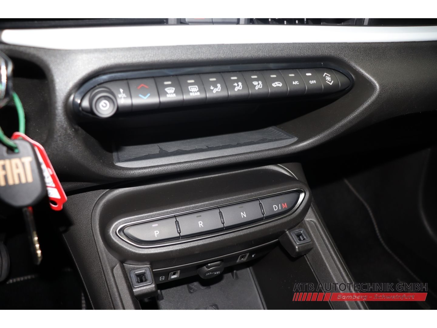 Fahrzeugabbildung Fiat 600 125-Jahre-Edition Hybrid 1,2 T3 74kW (100PS)