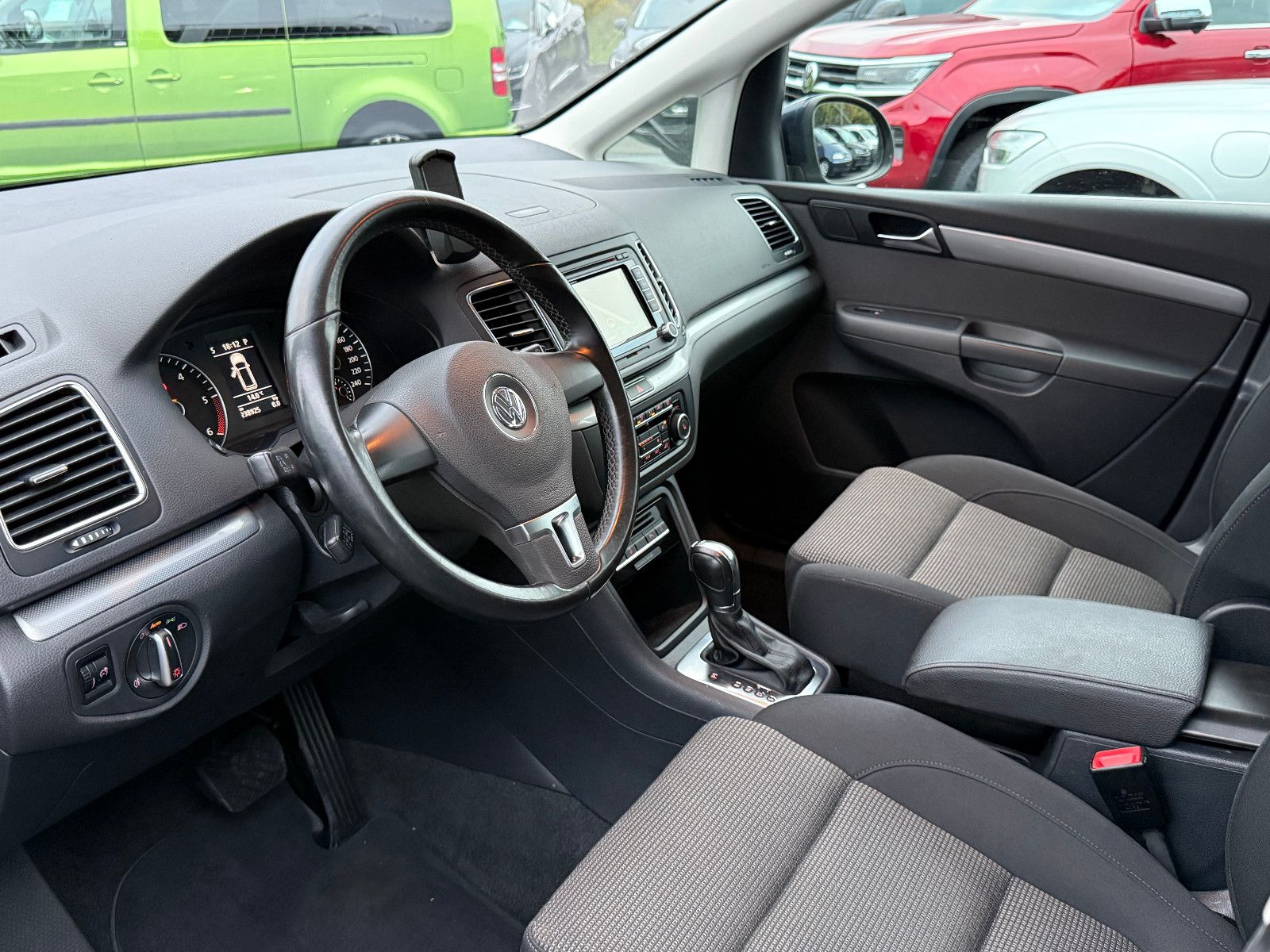 Fahrzeugabbildung Volkswagen Sharan Comfortline BMT DSG Navi Kamera SHZ Klima