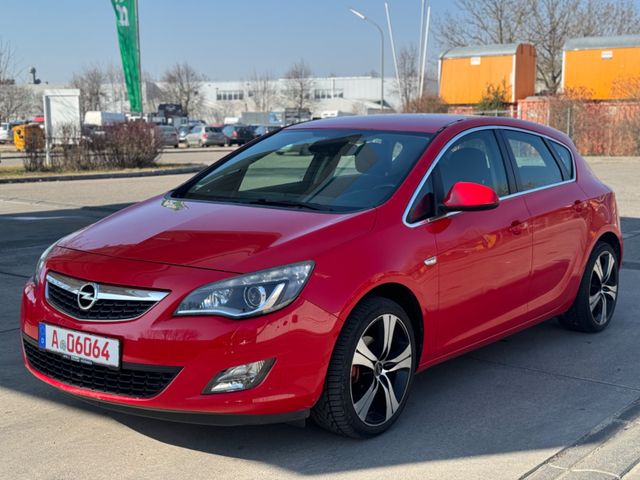 Opel Astra J Lim. 5-trg. Sport +XENON+NAVI+TÜV