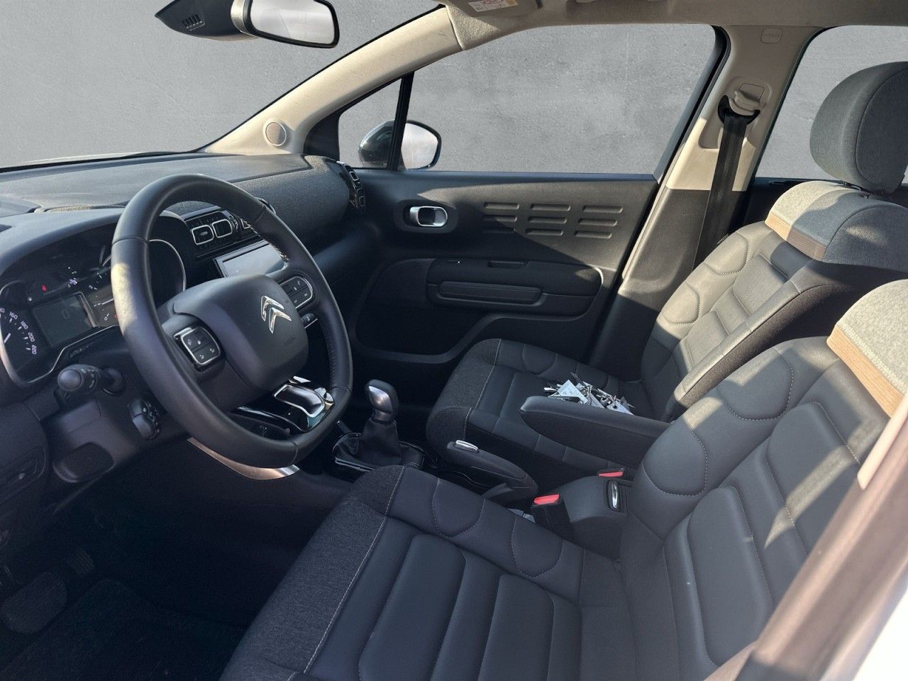 Fahrzeugabbildung Citroën C3 Aircross PureTech 130 EAT6 Shine Pack