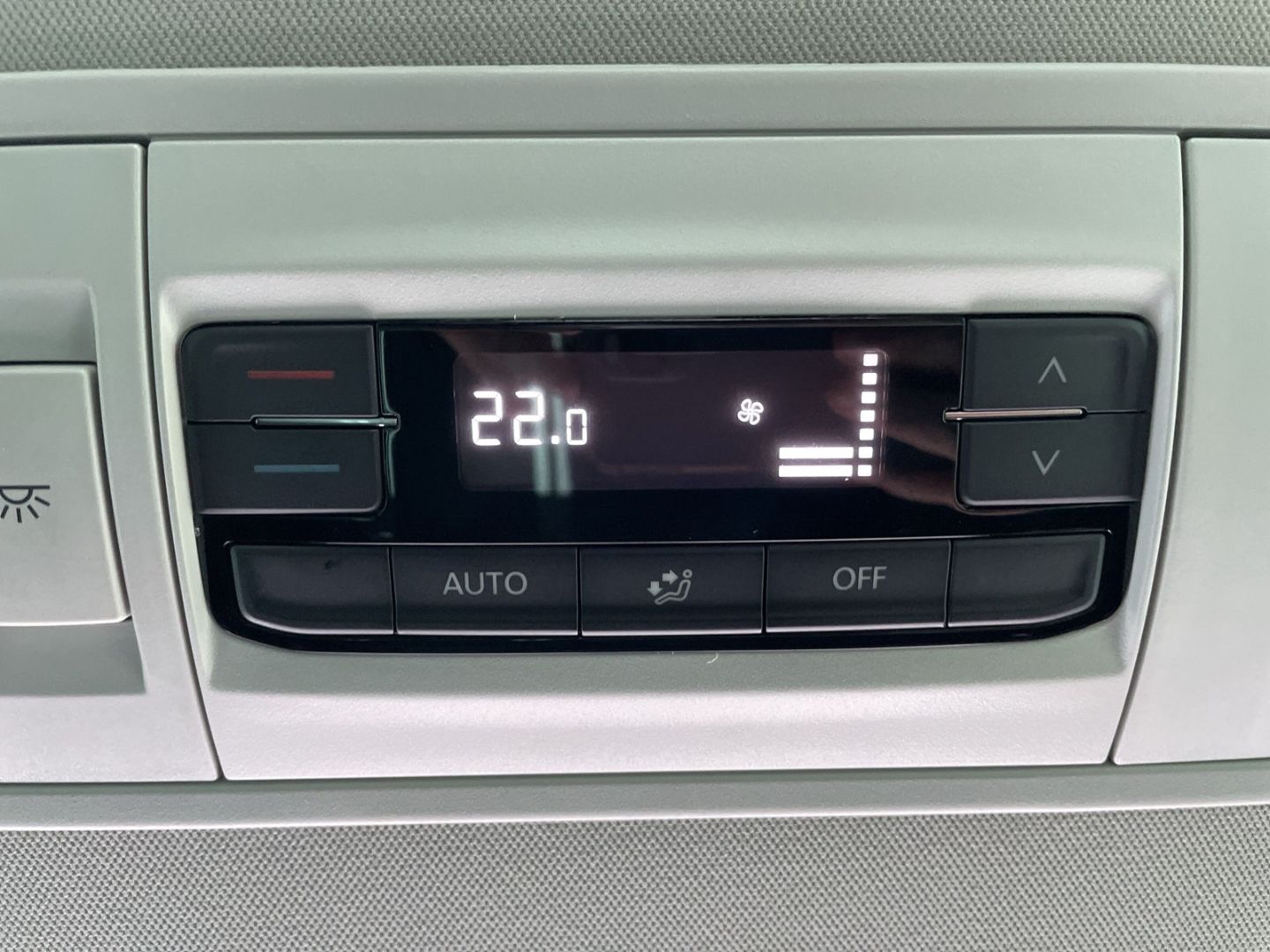 T6.1 Multivan 2.0 TDI DSG Gen Six AHK/LED/Kamera